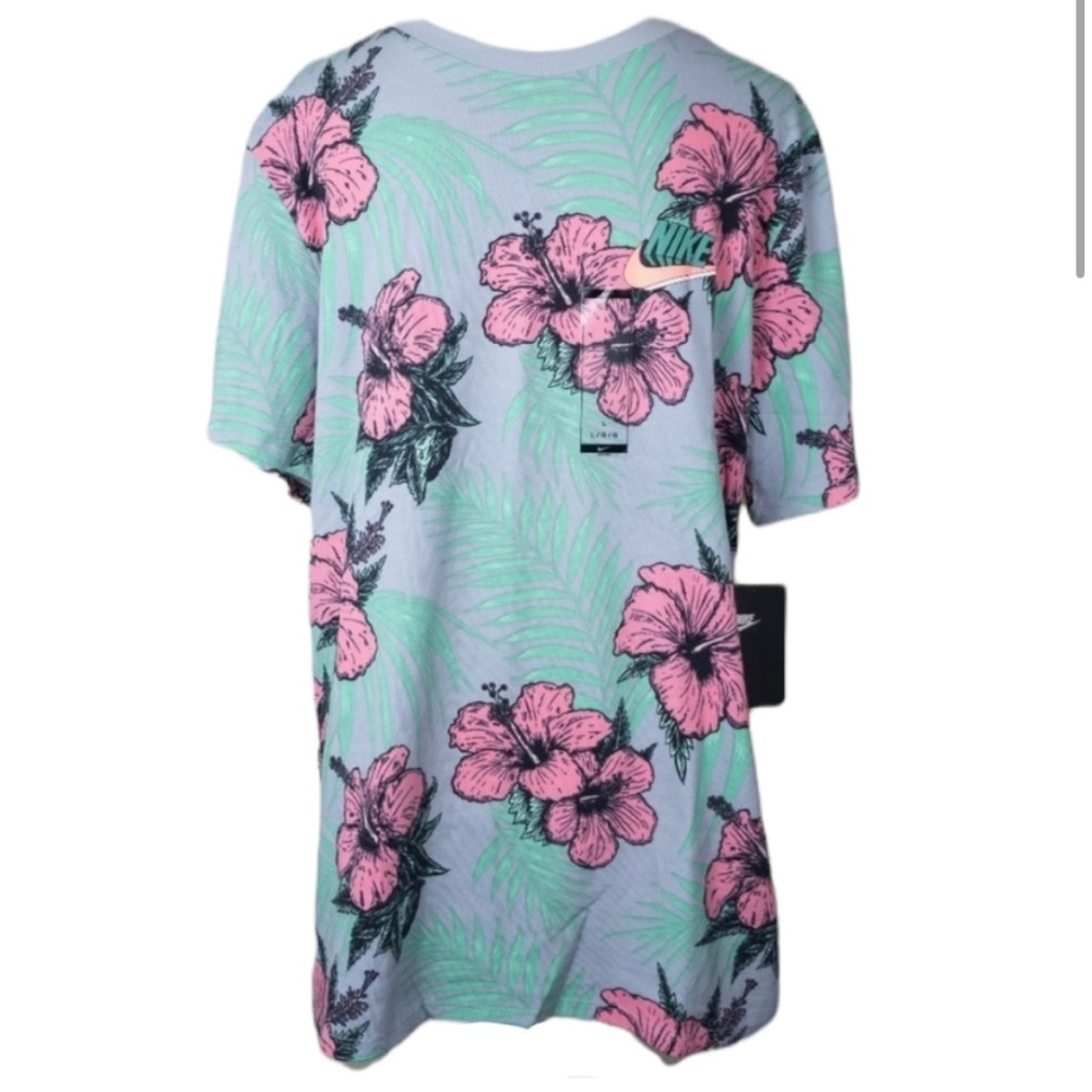 NWT Floral Men's The Nike Tee